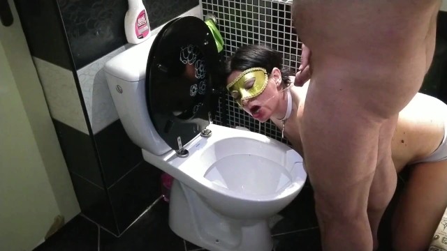 Hard toilet slave training! Sitting on toilet and decide to piss in her mouth