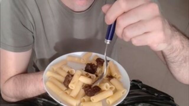 Special pasta with shit